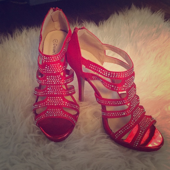 Red heels - Picture 1 of 2